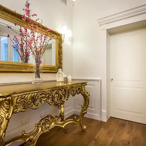 Relais Twelve בית הארחה
