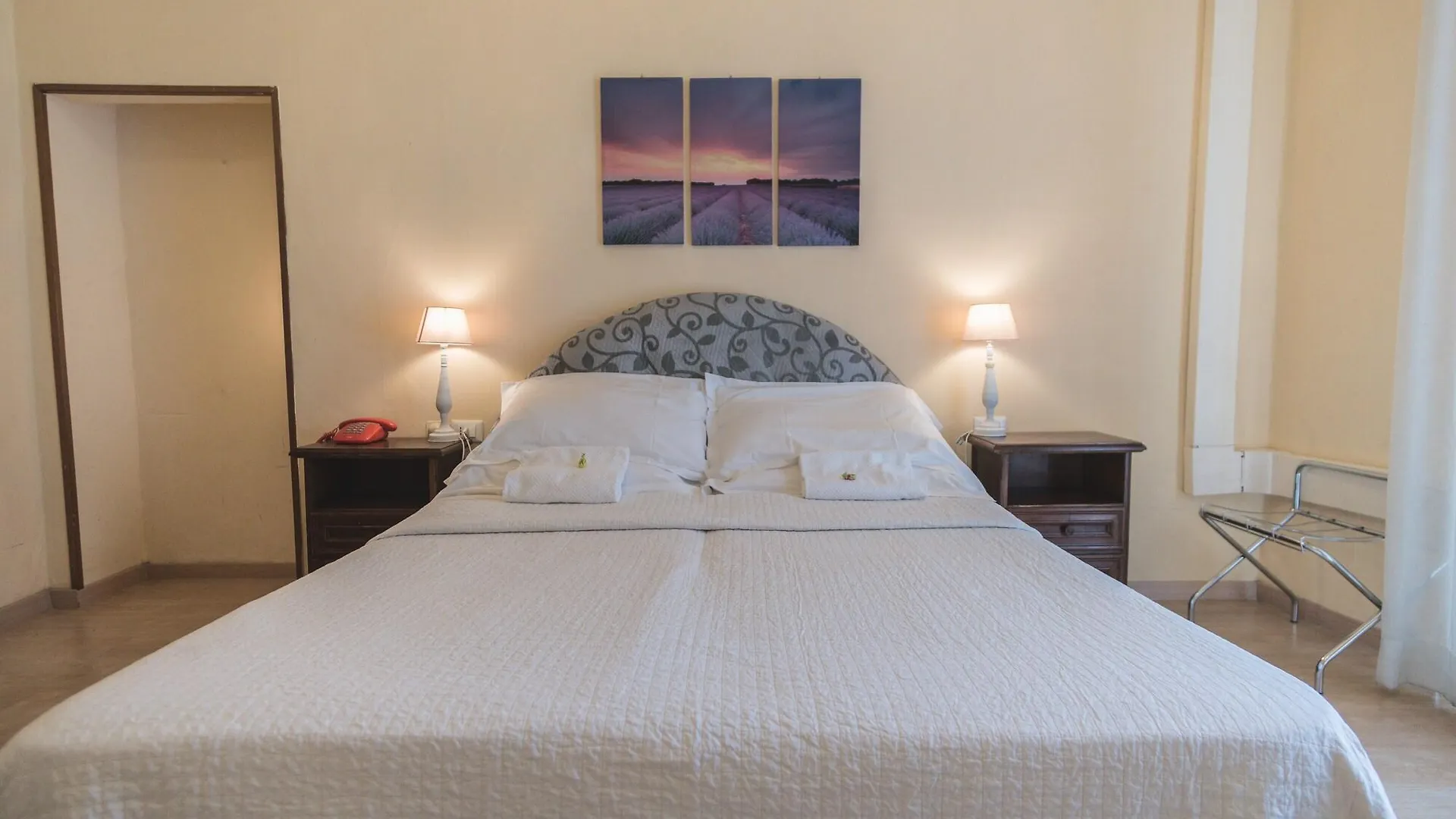 Hotel Victoria Florence 3*,  Italy